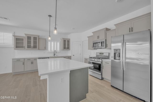 1225 Terry Ponce Place, El Paso, TX 79928