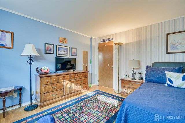 105 E. Cliff Road, Colonia, NJ 07067