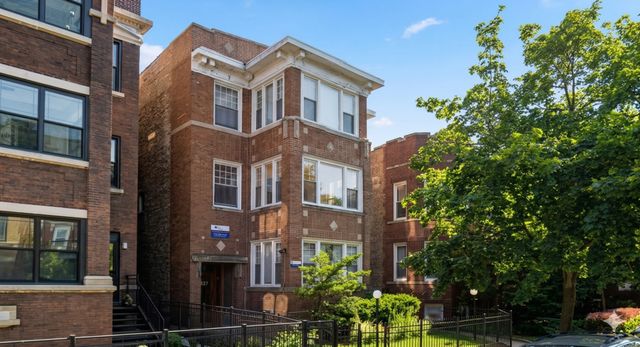 1137 W Columbia Avenue 2, Chicago, IL 60626