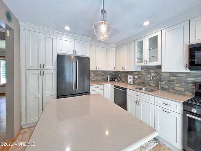 18 Ned Drive, Matawan, NJ 07747