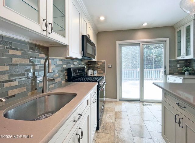 18 Ned Drive, Matawan, NJ 07747
