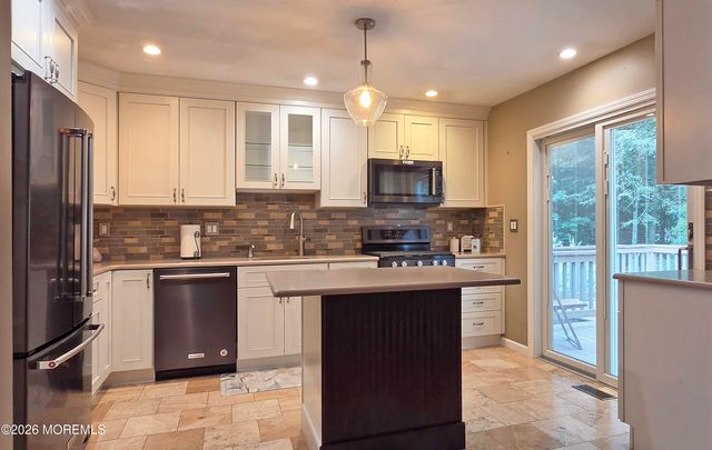 18 Ned Drive, Matawan, NJ 07747