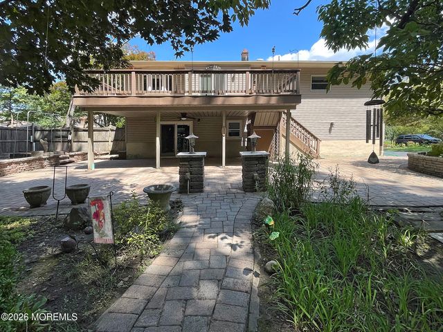 18 Ned Drive, Matawan, NJ 07747