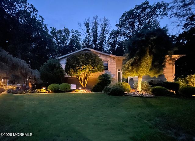 18 Ned Drive, Matawan, NJ 07747