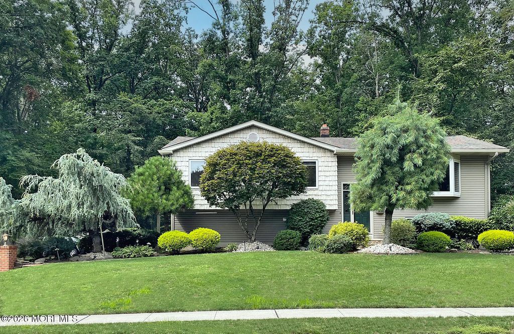 18 Ned Drive, Matawan, NJ 07747