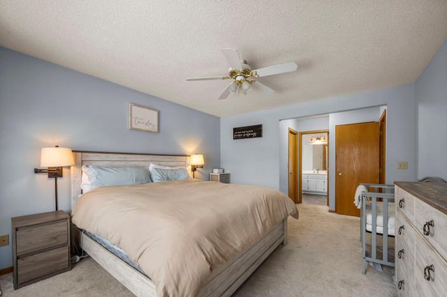 1602 Regatta Drive, Woodbury, MN 55125