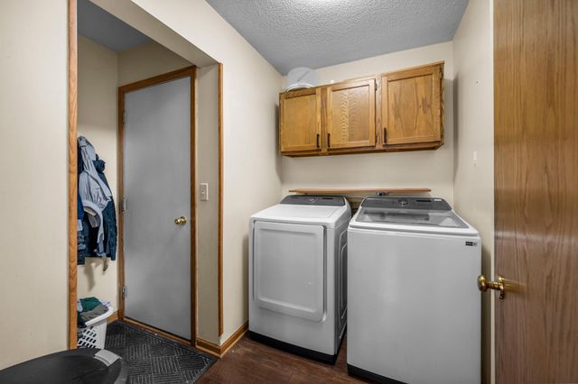 1602 Regatta Drive, Woodbury, MN 55125