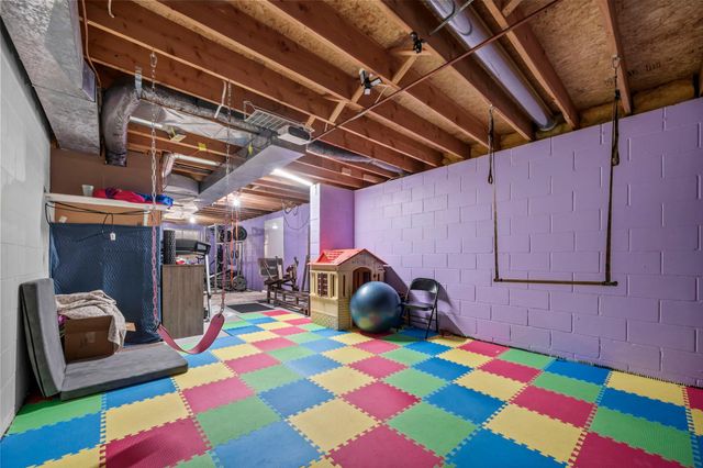 1602 Regatta Drive, Woodbury, MN 55125