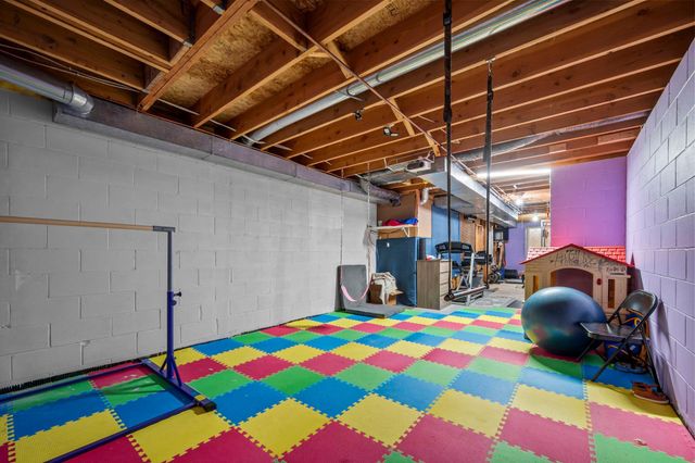 1602 Regatta Drive, Woodbury, MN 55125