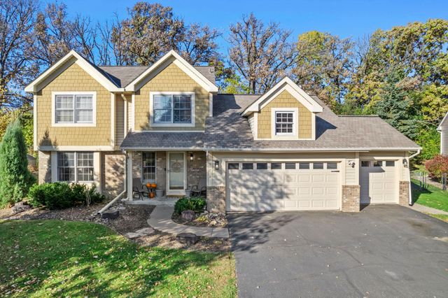 1602 Regatta Drive, Woodbury, MN 55125