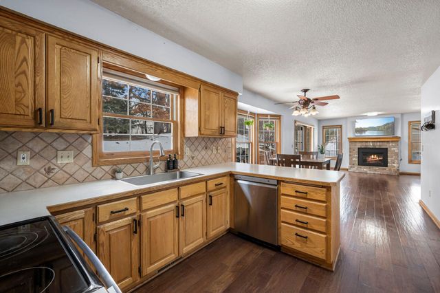 1602 Regatta Drive, Woodbury, MN 55125