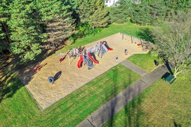 1602 Regatta Drive, Woodbury, MN 55125