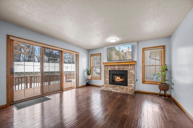 1602 Regatta Drive, Woodbury, MN 55125