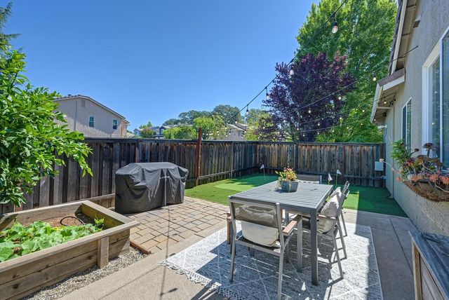 500 Prairie Falcon Ct, El Dorado Hills, CA 95762