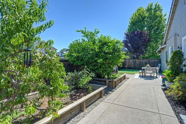 500 Prairie Falcon Ct, El Dorado Hills, CA 95762