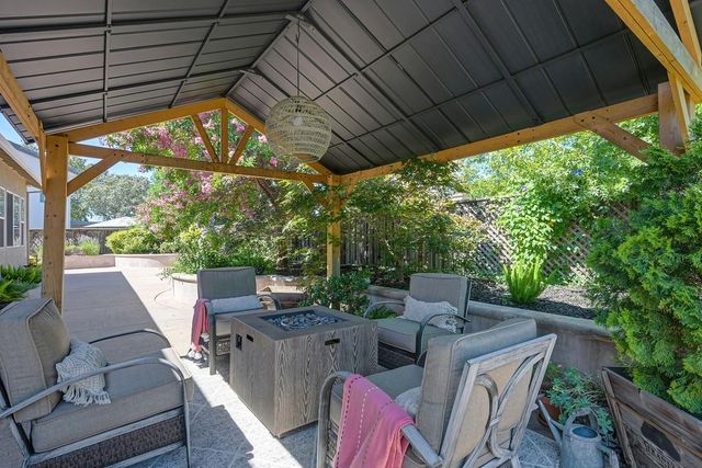 500 Prairie Falcon Ct, El Dorado Hills, CA 95762