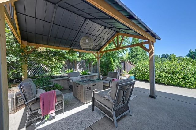 500 Prairie Falcon Ct, El Dorado Hills, CA 95762