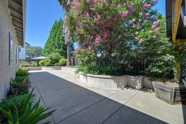 500 Prairie Falcon Ct, El Dorado Hills, CA 95762