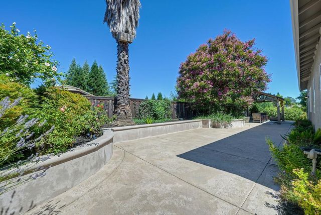 500 Prairie Falcon Ct, El Dorado Hills, CA 95762