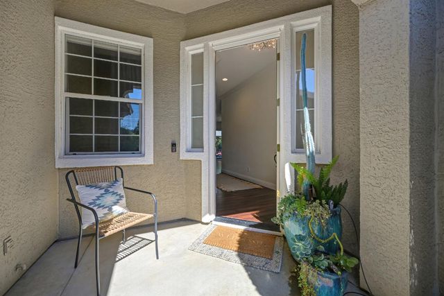500 Prairie Falcon Ct, El Dorado Hills, CA 95762