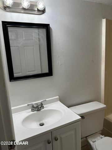 304 Maple St Apt 5, Daytona Beach, FL 32114