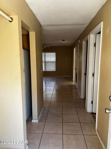 304 Maple St Apt 5, Daytona Beach, FL 32114