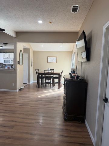 604 Red Coat Lane, Arlington, TX 76002