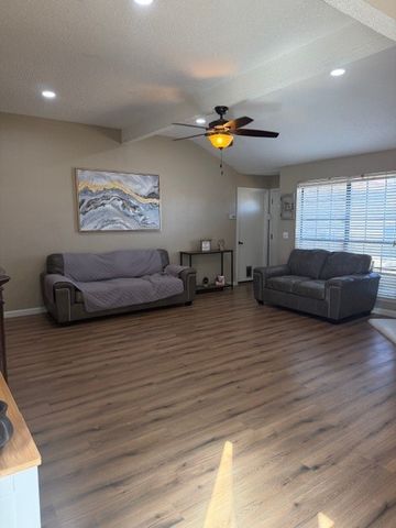 604 Red Coat Lane, Arlington, TX 76002