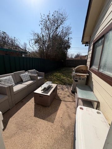 604 Red Coat Lane, Arlington, TX 76002