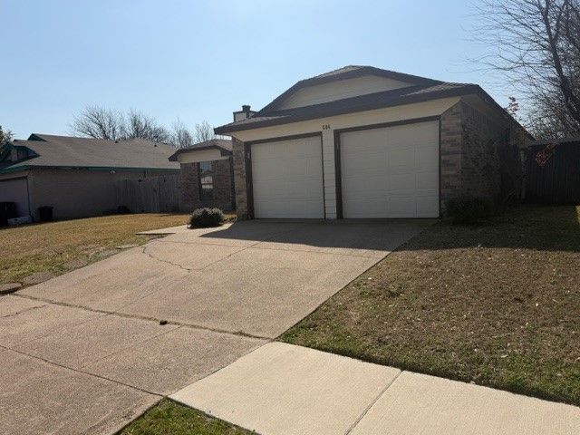 604 Red Coat Lane, Arlington, TX 76002