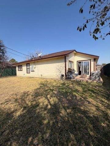 604 Red Coat Lane, Arlington, TX 76002