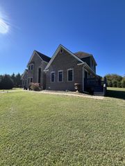 236 Tims Ford Dr, Winchester, TN 37398