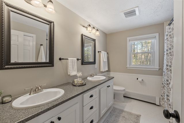 27 Forest Road, Acton, MA 01720