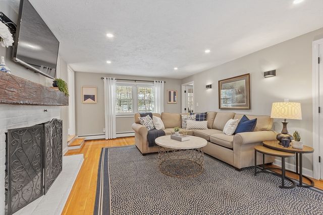 27 Forest Road, Acton, MA 01720