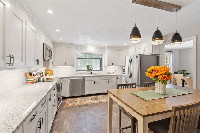 27 Forest Road, Acton, MA 01720