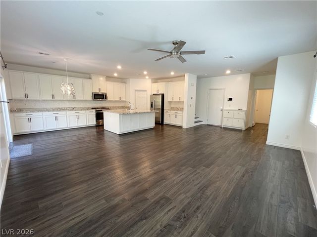 7035 Denio Island Street, North Las Vegas, NV 89084