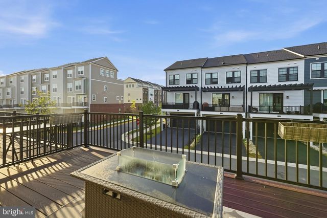 657 BELMONT BAY DR, Woodbridge, VA 22191