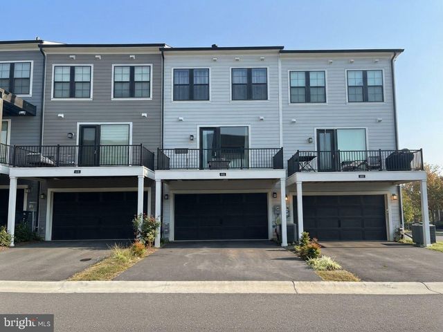 657 BELMONT BAY DR, Woodbridge, VA 22191