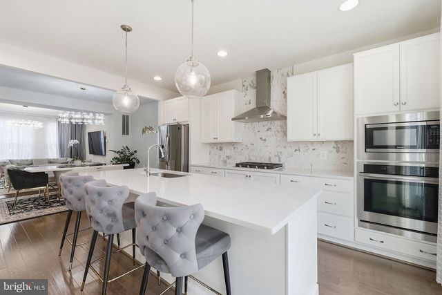 657 BELMONT BAY DR, Woodbridge, VA 22191