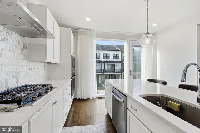 657 BELMONT BAY DR, Woodbridge, VA 22191