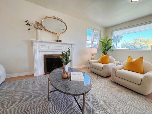 8633 Cimarron Street, Los Angeles, CA 90047