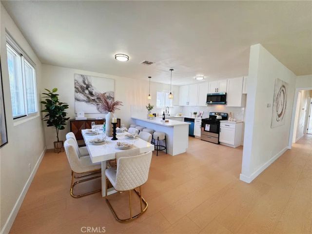 8633 Cimarron Street, Los Angeles, CA 90047