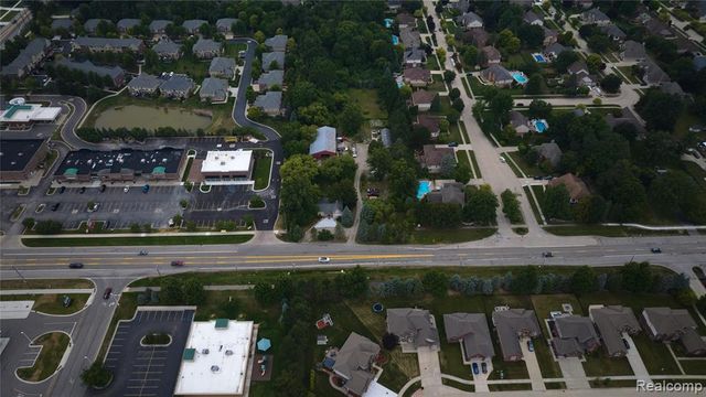 53303 Hayes Road, Utica, MI 48315