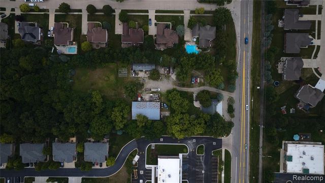 53303 Hayes Road, Utica, MI 48315