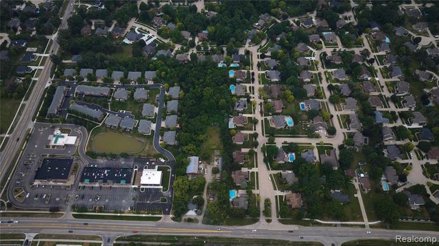 53303 Hayes Road, Utica, MI 48315