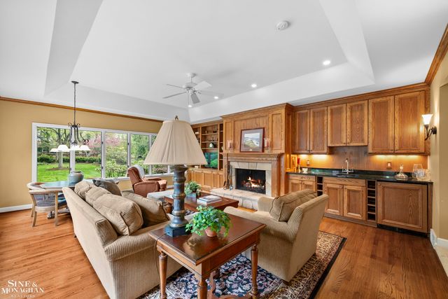 96 Moran Road, Grosse Pointe Farms, MI 48236