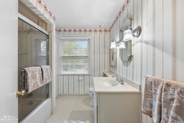 96 Moran Road, Grosse Pointe Farms, MI 48236