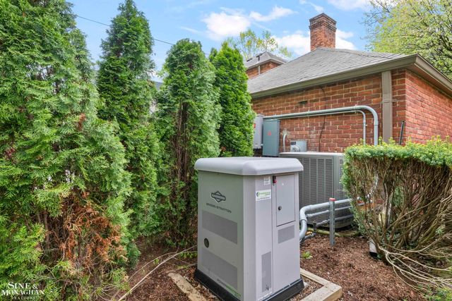 96 Moran Road, Grosse Pointe Farms, MI 48236