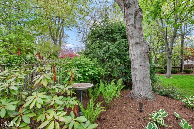 96 Moran Road, Grosse Pointe Farms, MI 48236