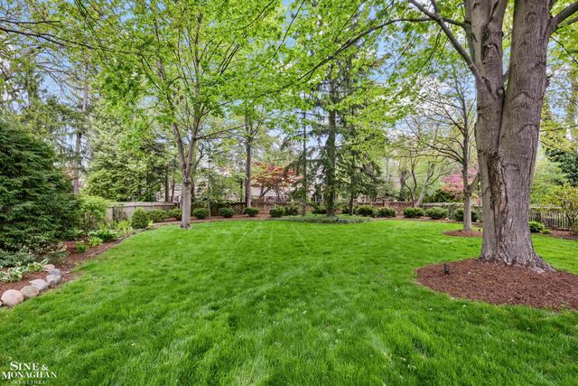 96 Moran Road, Grosse Pointe Farms, MI 48236